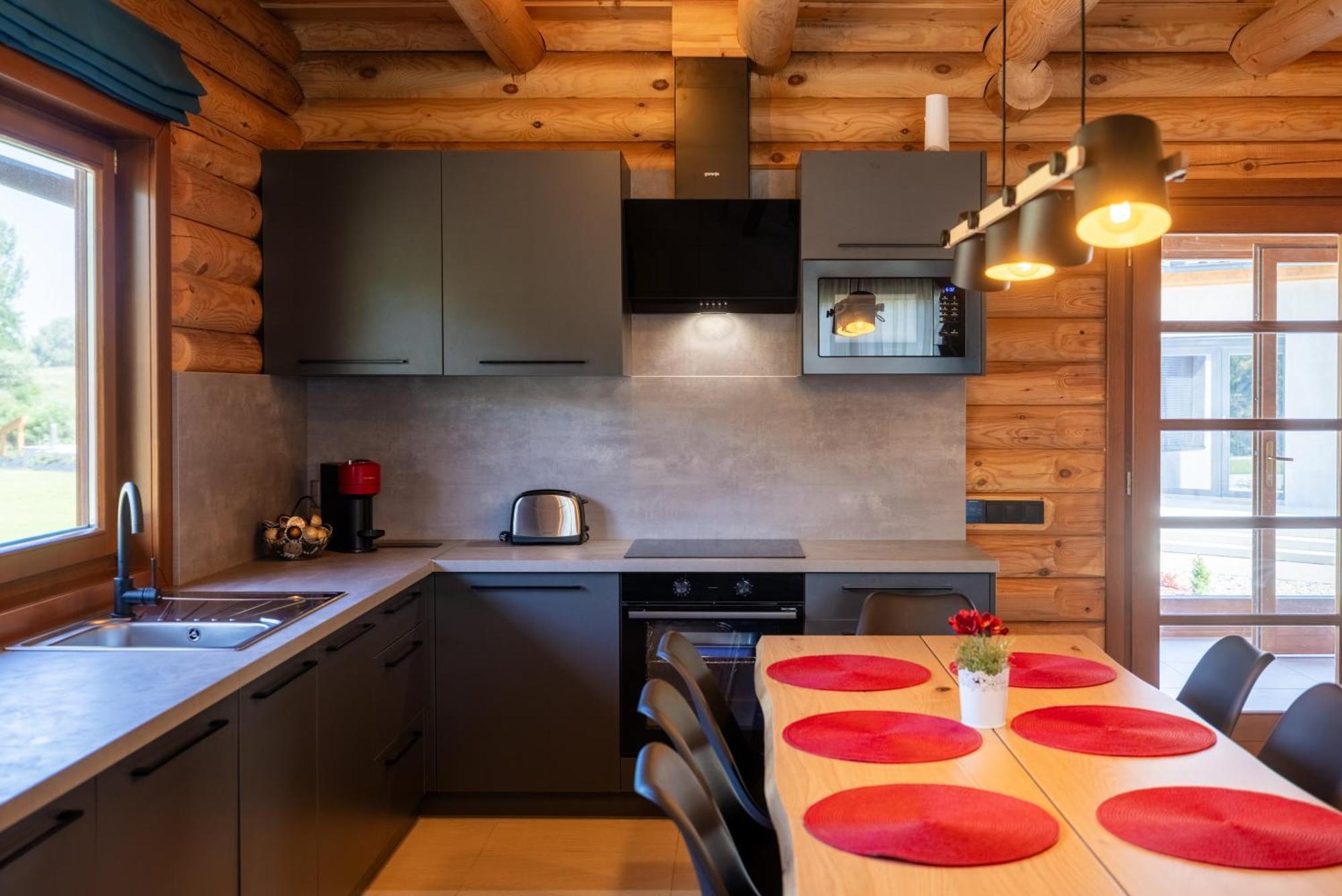 Mitosz Apartman Gyomaendrod Luaran gambar